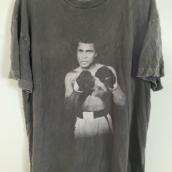 Abercrombie & Fitch Gray Short Sleeve Tshirt men’s size XL boxer - Picture 1 of 2